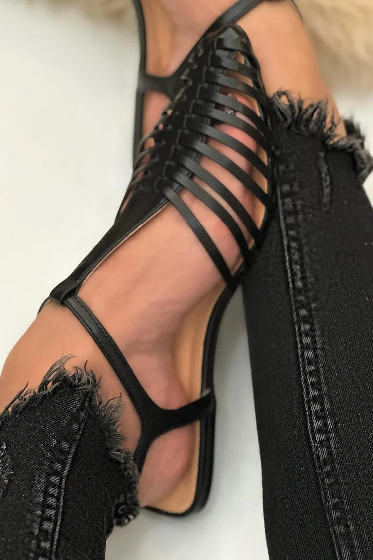 Sandalias cut-out esenciales casual Negro en punta con correa en T