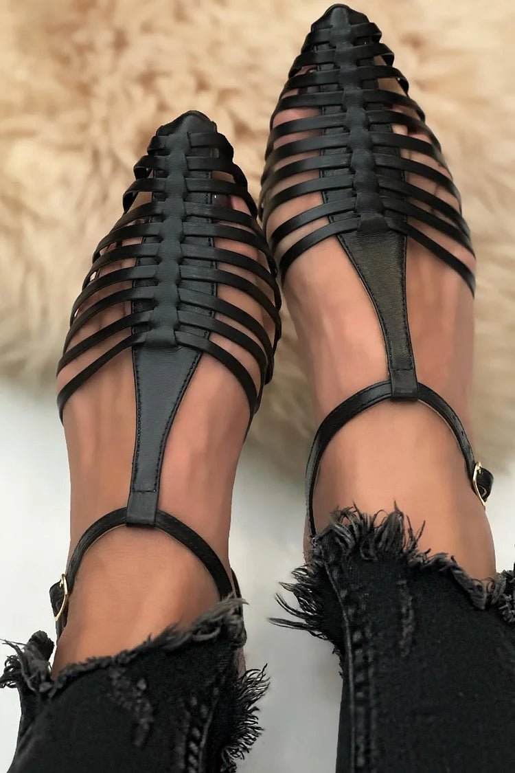 Sandalias cut-out esenciales casual Negro en punta con correa en T