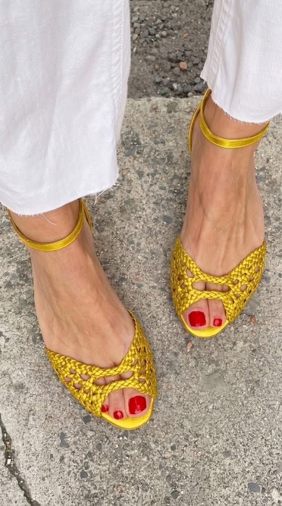 Sandalias cut-out trenzadas elegantes bajas en punta abierta con correa al tobillo