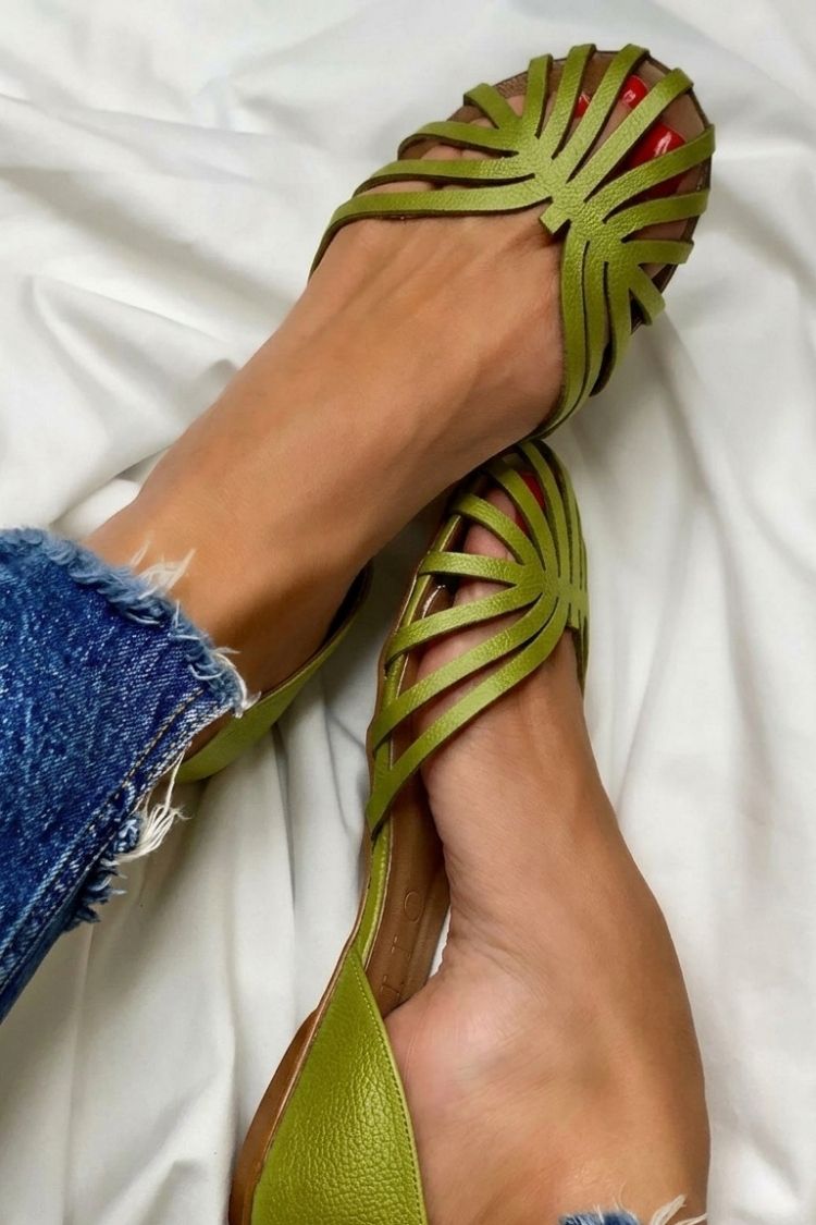 Sandalias cut-out Negro en punta redonda en color liso