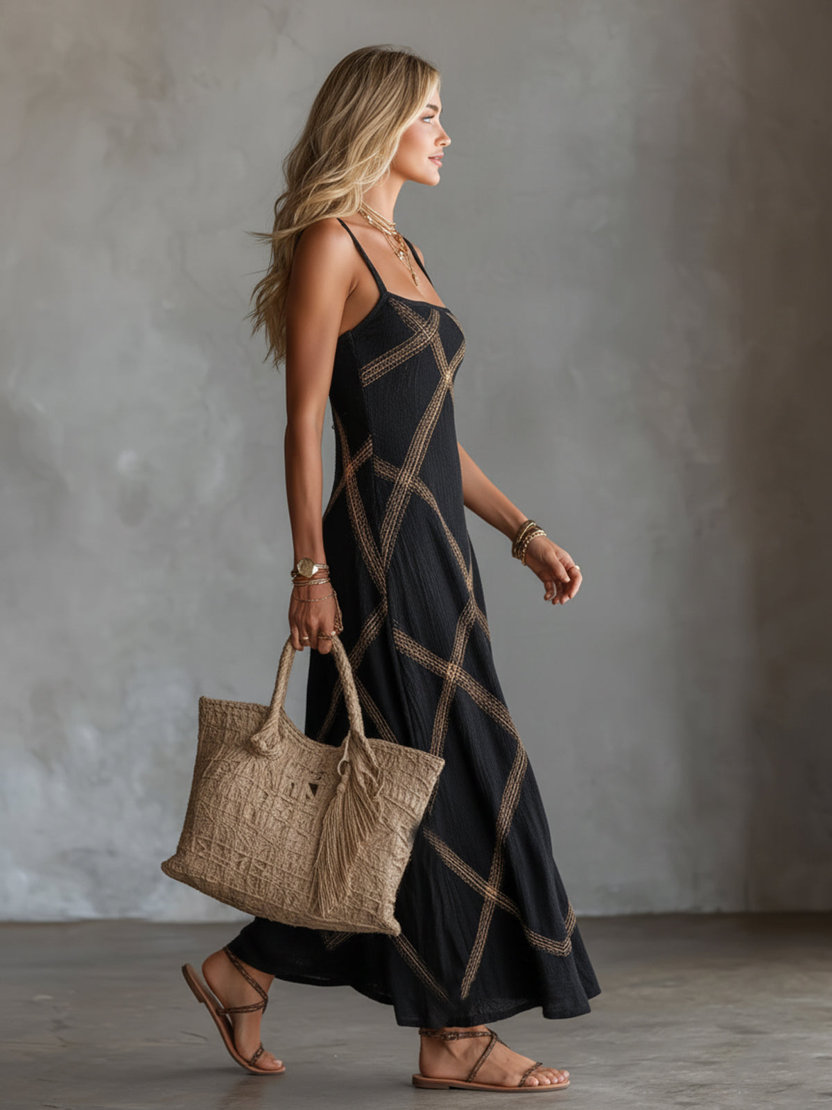 Vittoria – Vestido Maxi Geométrico Negro y Camel