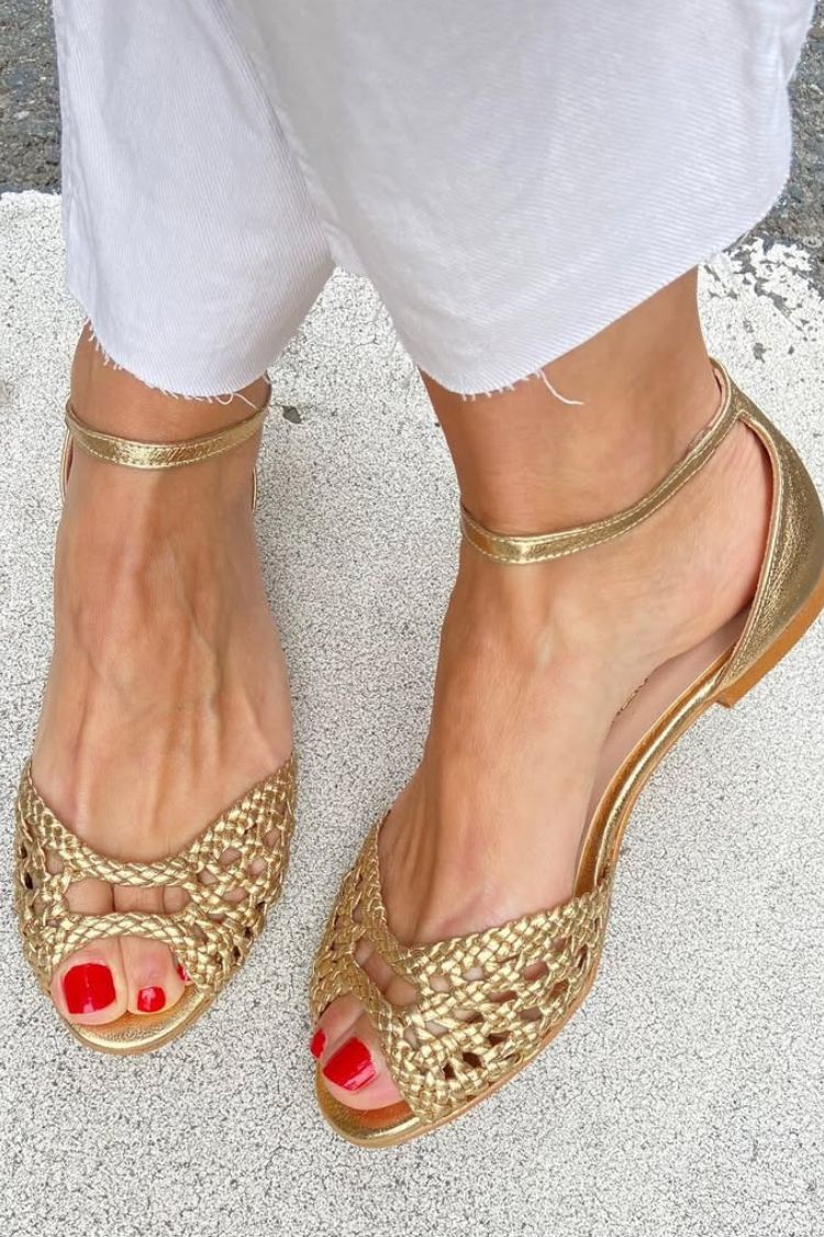Sandalias cut-out trenzadas elegantes bajas en punta abierta con correa al tobillo