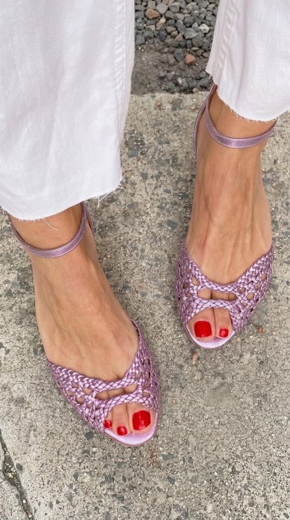 Sandalias cut-out trenzadas elegantes bajas en punta abierta con correa al tobillo