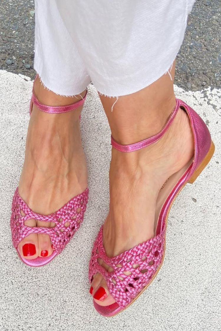 Sandalias cut-out trenzadas elegantes bajas en punta abierta con correa al tobillo