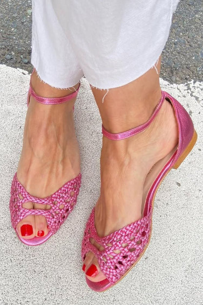 Sandalias cut-out trenzadas elegantes bajas en punta abierta con correa al tobillo