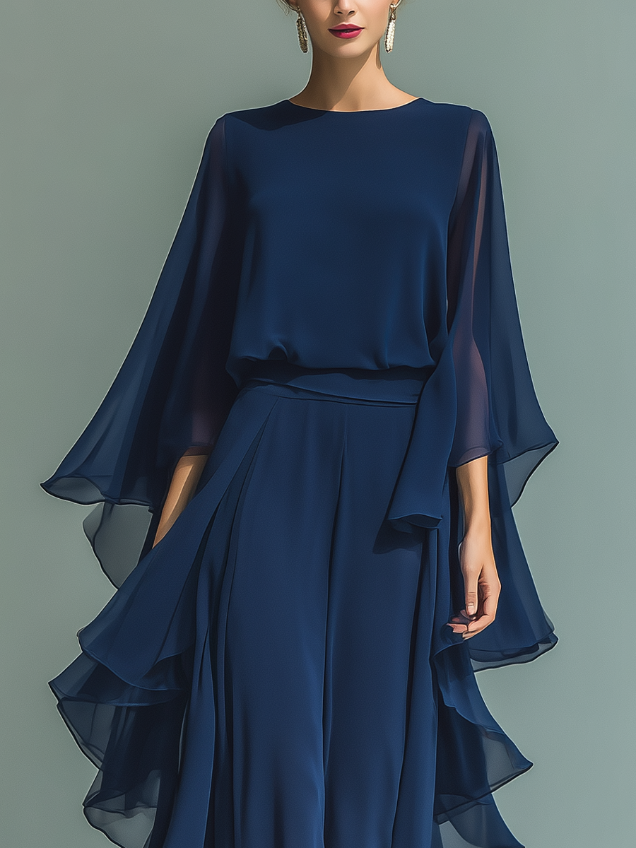 Conjunto de Top en Chiffon Azul Marino con Mangas Acampanadas y Pantalón Recto con Detalles de Volantes