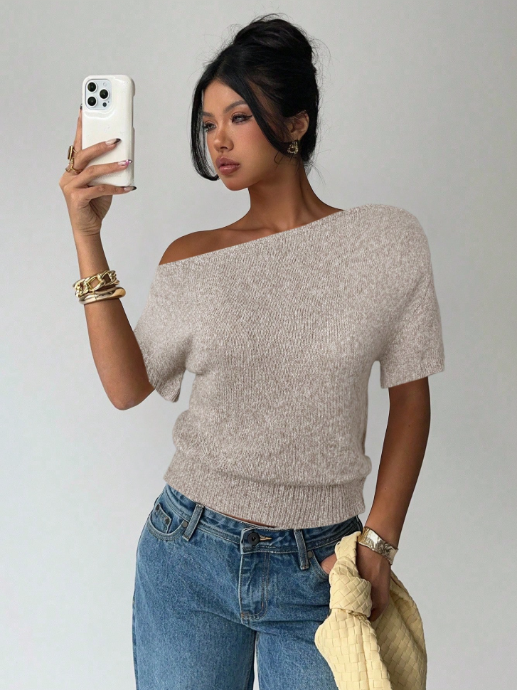 Blusa crop punto canalé escote barco beige