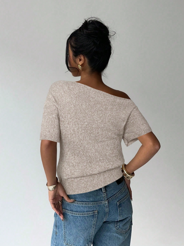 Blusa crop punto canalé escote barco beige