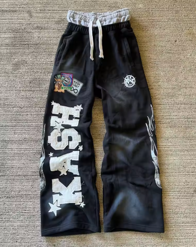 Pantalón jogger estampado urbano