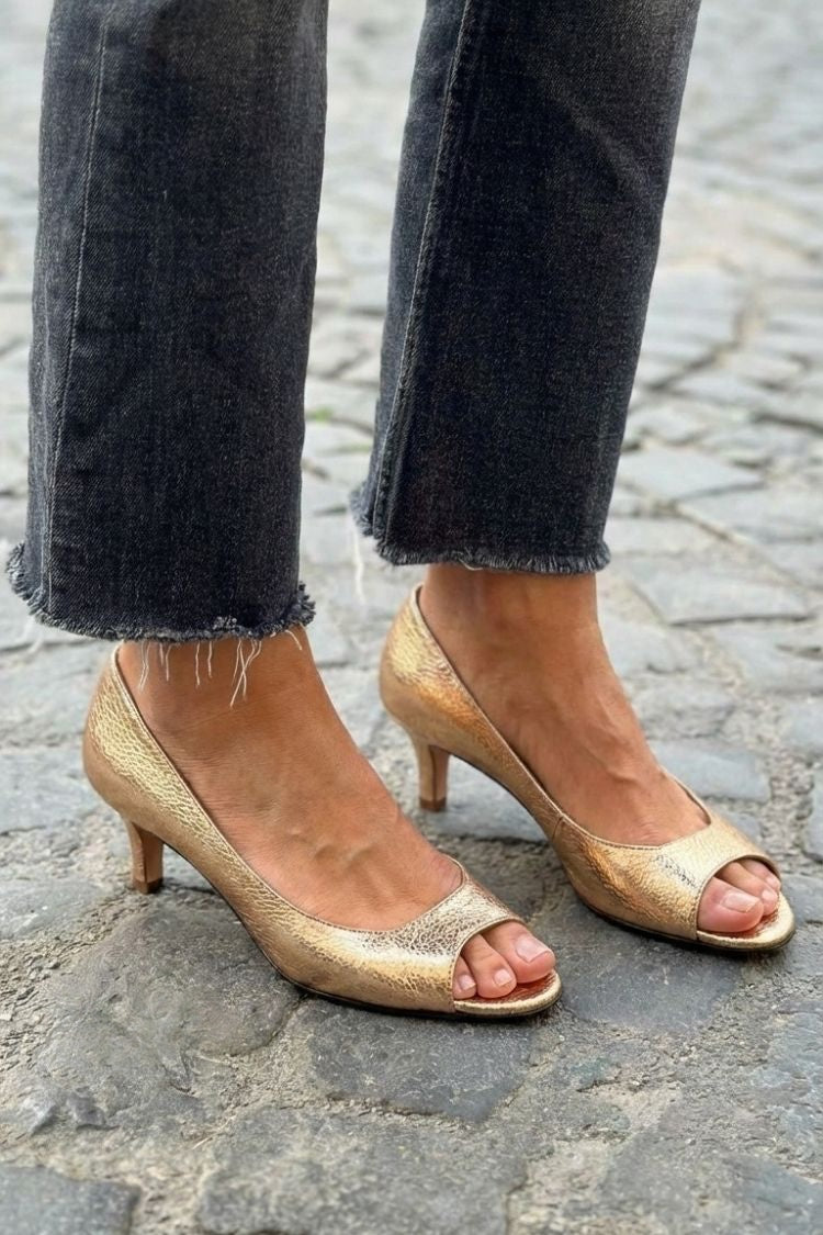 Tacones kitten peep toe metalizados chic Oro Champagne
