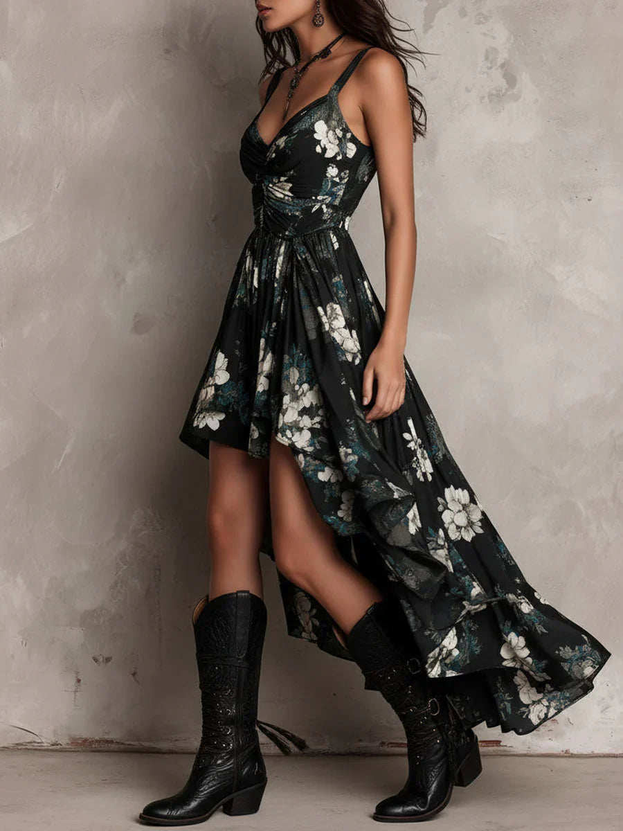 Vestido largo negro sin tirantes estilo boho con estampado floral y corte asimétrico