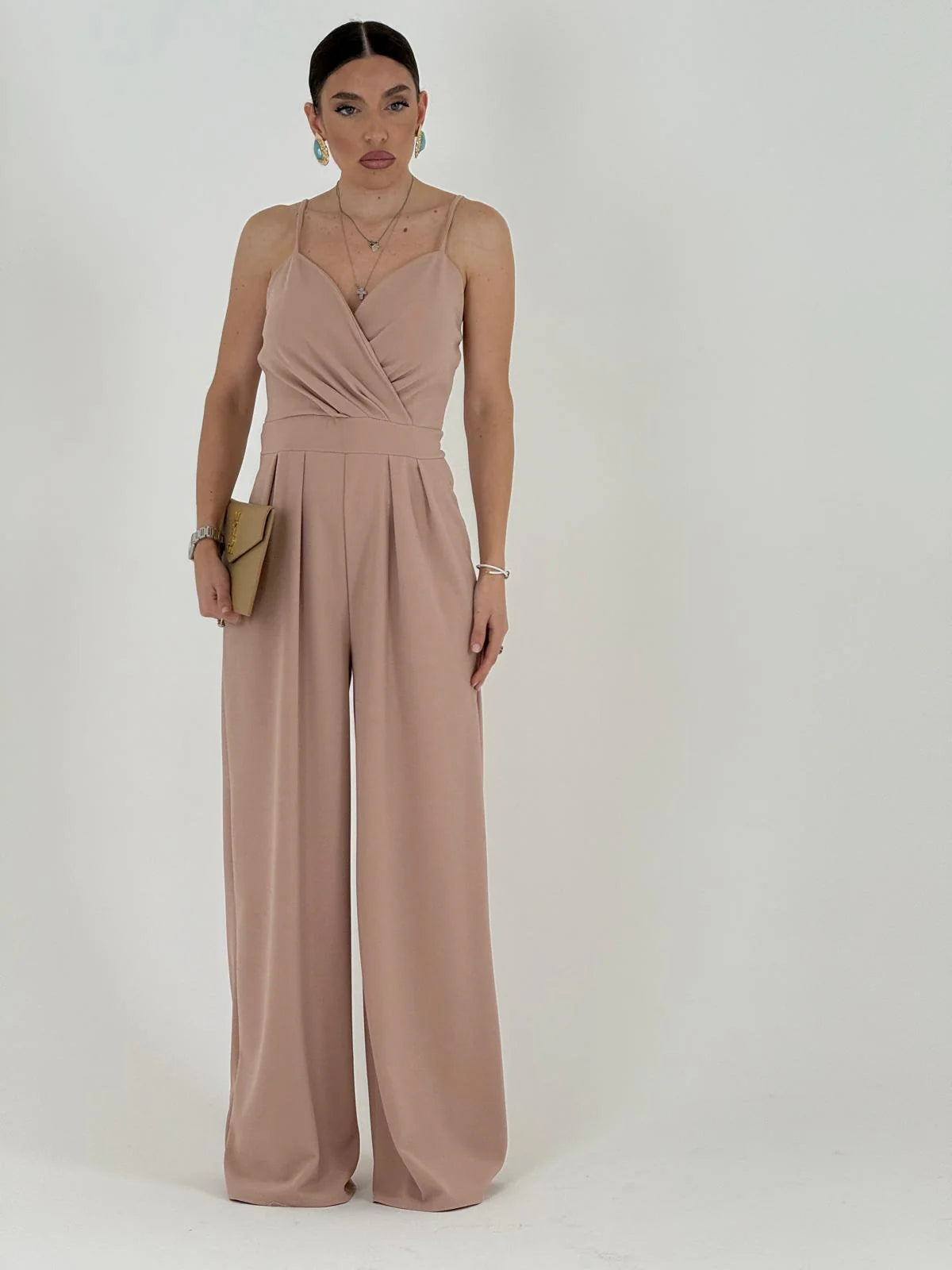 Mono Elegante Nova Drip – Corte Fluido, Escote Cruzado y Ajuste Premium (Beige/Nude)